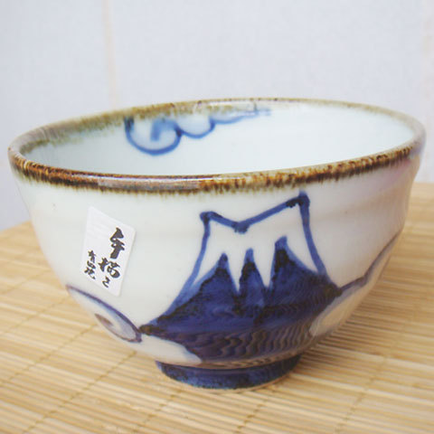 ☆ (欠品中 4月下旬頃入荷予定)有田焼き　手描き　富士山　ご飯茶碗　青