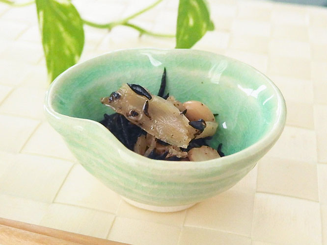 ☆(欠品中 11月中旬頃入荷予定)緑釉　ひさご小鉢