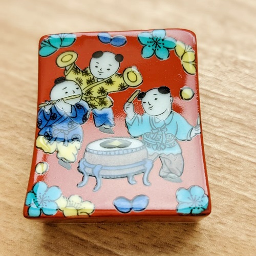 (欠品中 入荷未定)九谷焼 色絵はしおきこれくしょん 唐子