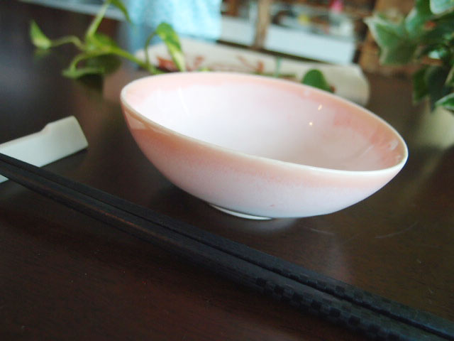 乳白ピンク 楕円小鉢
