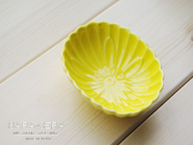 ☆プチフラワーオーバル小皿　幸せイエロー黄色 小鉢 珍味小鉢 松花堂弁当 おせち